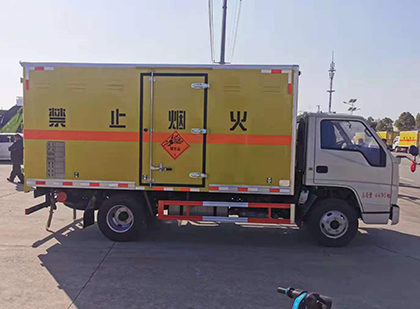 黄冈爆破器材运输车