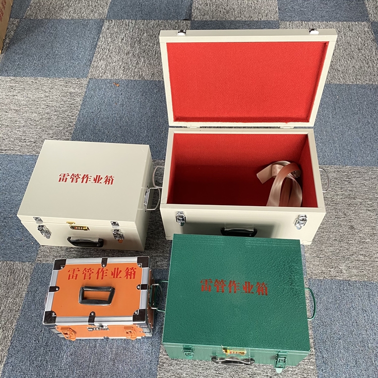 黄冈爆破工程作业箱如何选择？玻璃钢与传统材质的全面对比